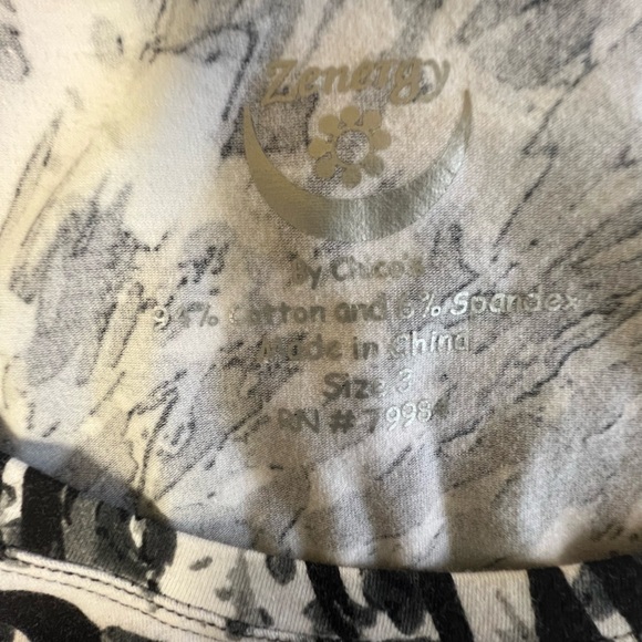 CHICO’S ZENERGY ELBOW SLEEVE TOP BLACK & WHITE PATTERNED DESIGN W/SEQUINS SIZE 3 - Picture 9 of 9